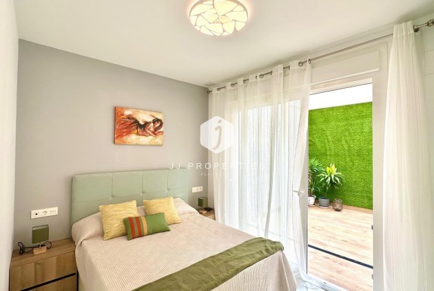 Resale - Apartment / flat -
Torrevieja - Playa del Cura