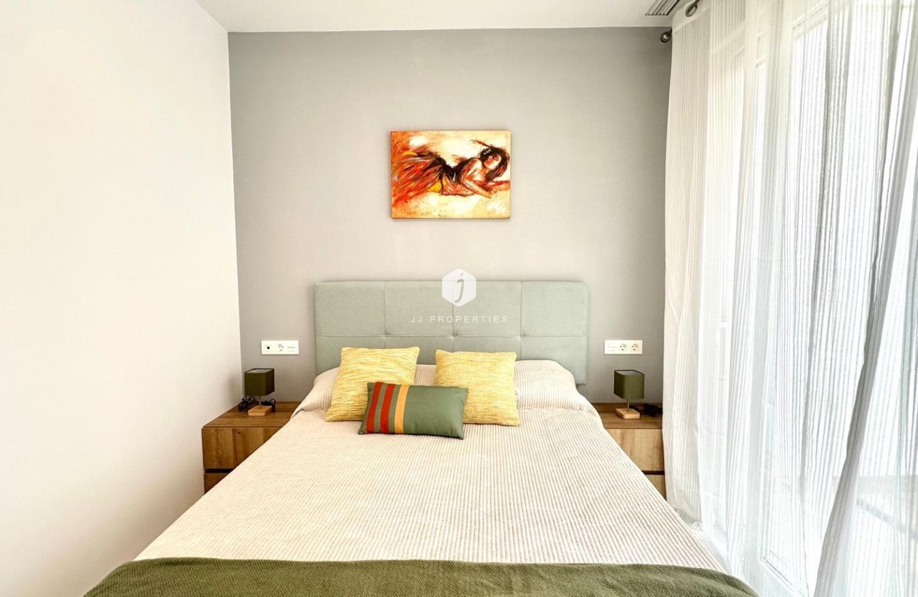 Resale - Apartment / flat -
Torrevieja - Playa del Cura