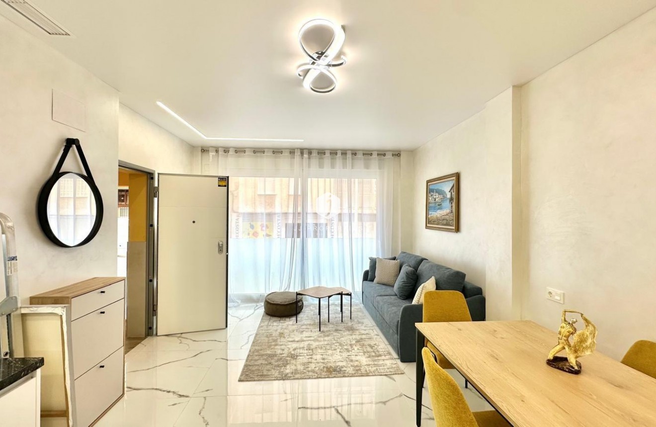 Aus zweiter Hand - Wohnung -
Torrevieja - Playa del Cura