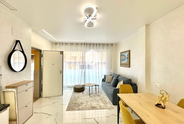 Aus zweiter Hand - Wohnung -
Torrevieja - Playa del Cura
