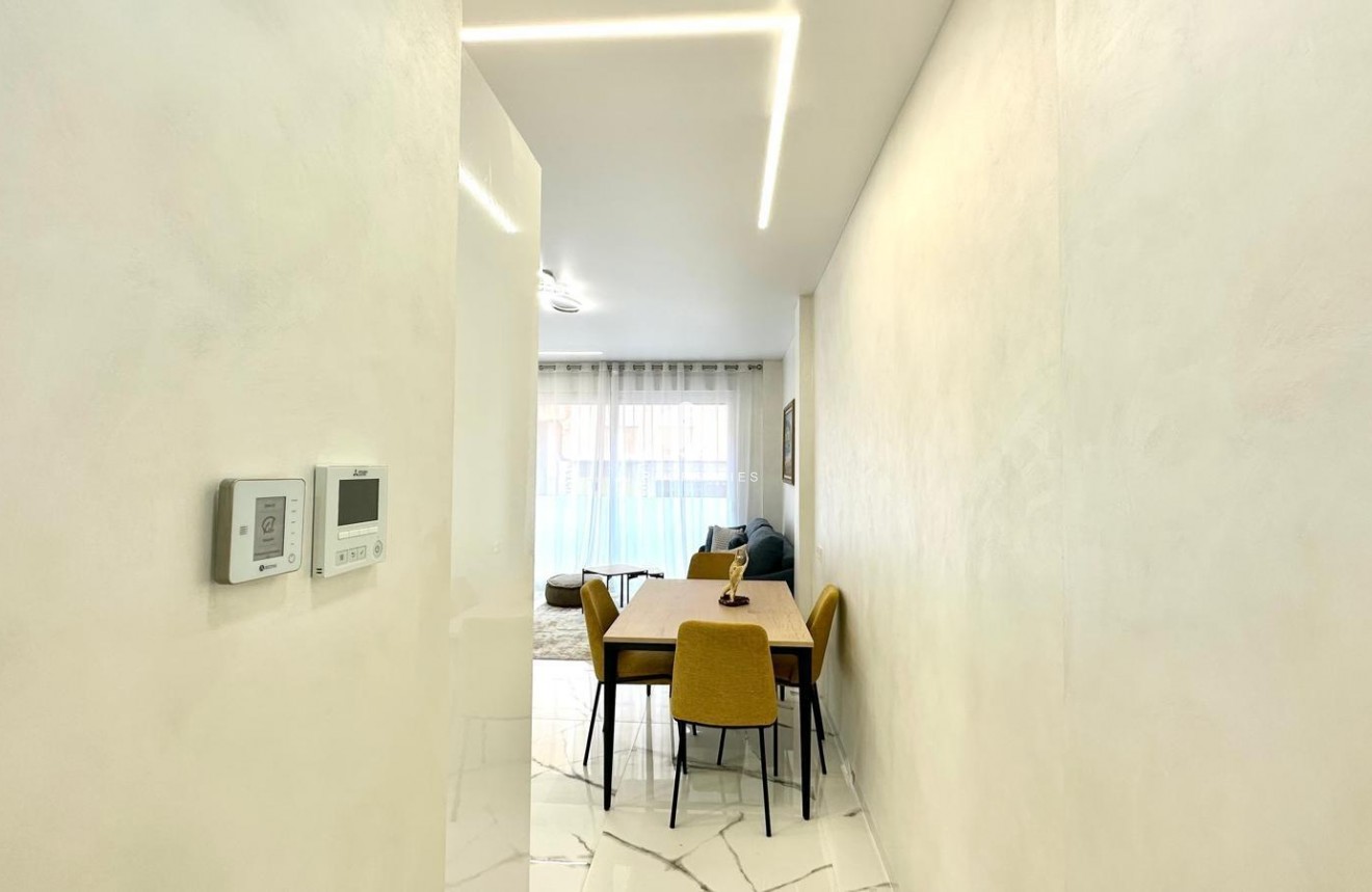 Aus zweiter Hand - Wohnung -
Torrevieja - Playa del Cura