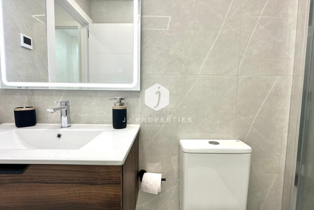 Aus zweiter Hand - Wohnung -
Torrevieja - Playa del Cura