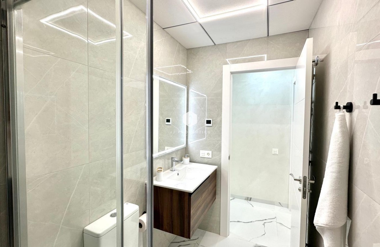 Aus zweiter Hand - Wohnung -
Torrevieja - Playa del Cura