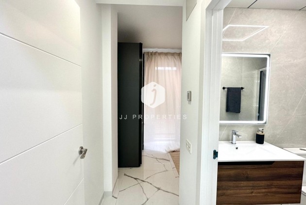 Aus zweiter Hand - Wohnung -
Torrevieja - Playa del Cura