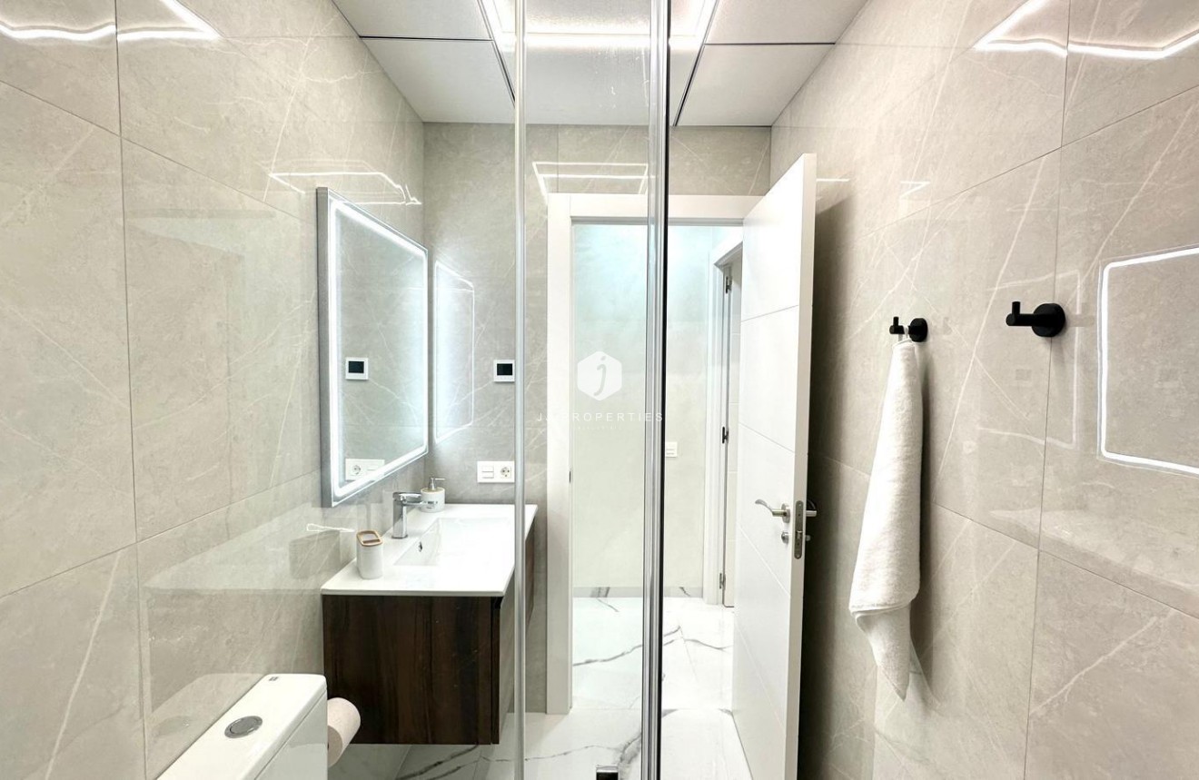 Aus zweiter Hand - Wohnung -
Torrevieja - Playa del Cura