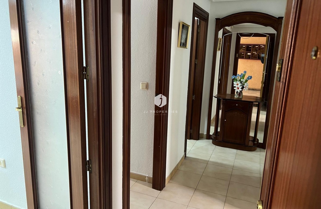 Aus zweiter Hand - Wohnung -
Torrevieja - Playa del Cura