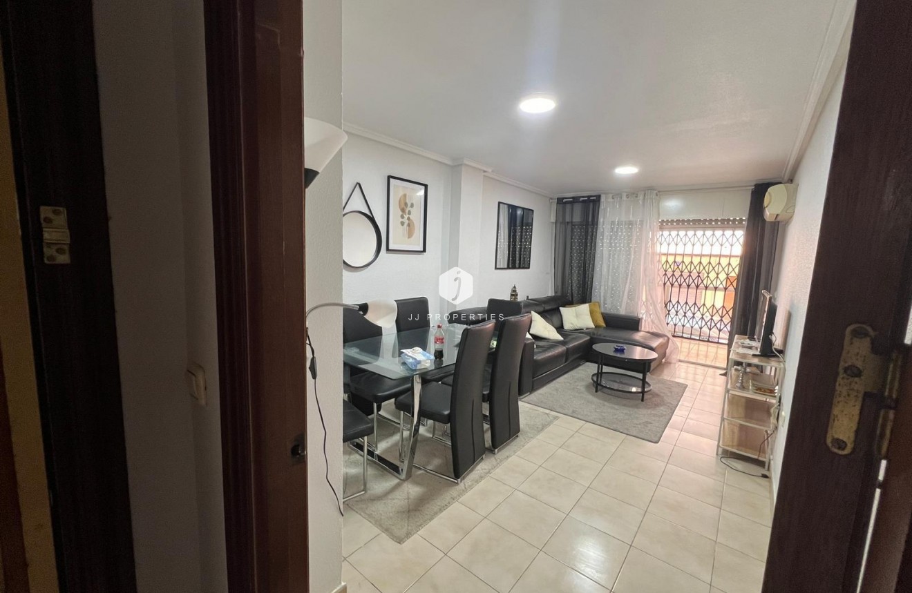 Aus zweiter Hand - Wohnung -
Torrevieja - Playa del Cura