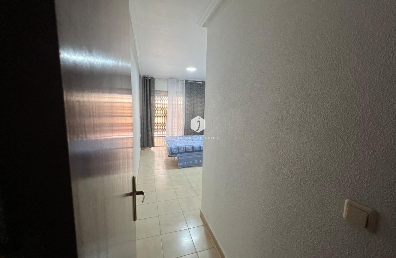 Aus zweiter Hand - Wohnung -
Torrevieja - Playa del Cura