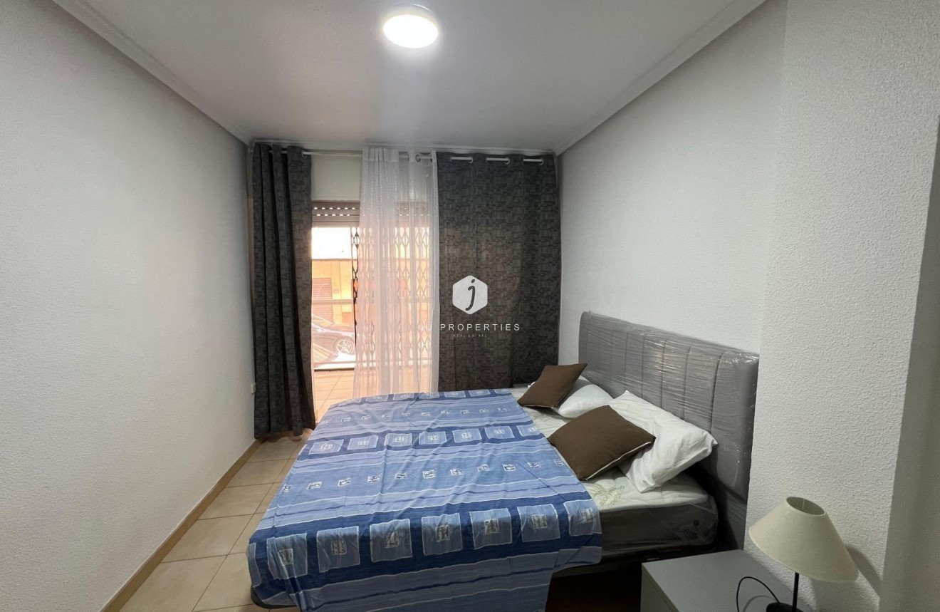 Aus zweiter Hand - Wohnung -
Torrevieja - Playa del Cura