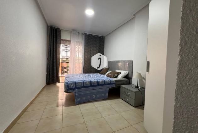Aus zweiter Hand - Wohnung -
Torrevieja - Playa del Cura
