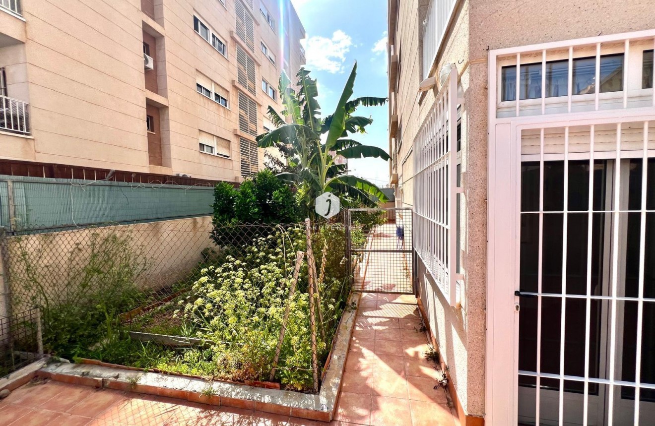 Aus zweiter Hand - Wohnung -
Torrevieja - Playa del Cura