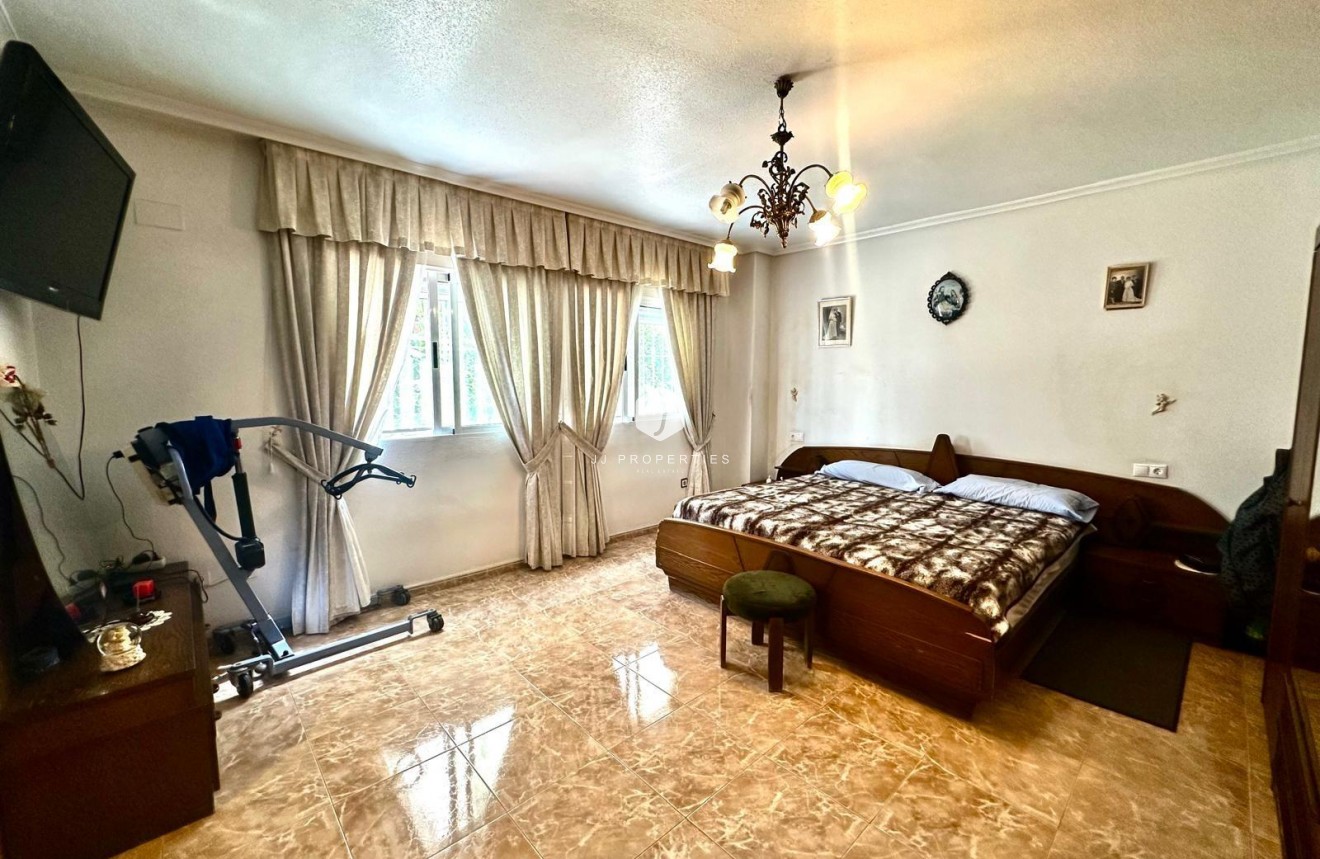 Aus zweiter Hand - Wohnung -
Torrevieja - Playa del Cura