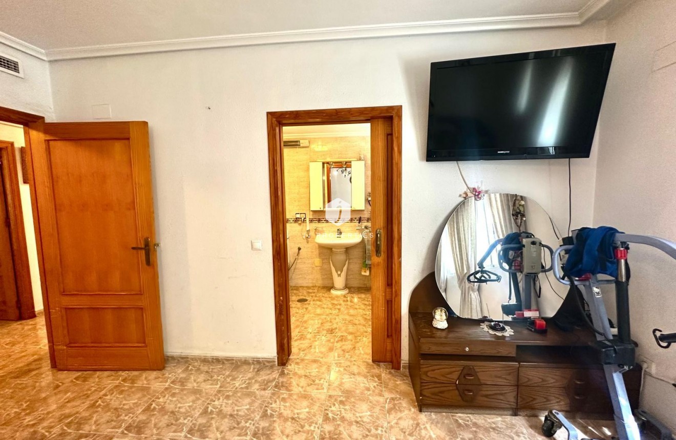 Aus zweiter Hand - Wohnung -
Torrevieja - Playa del Cura
