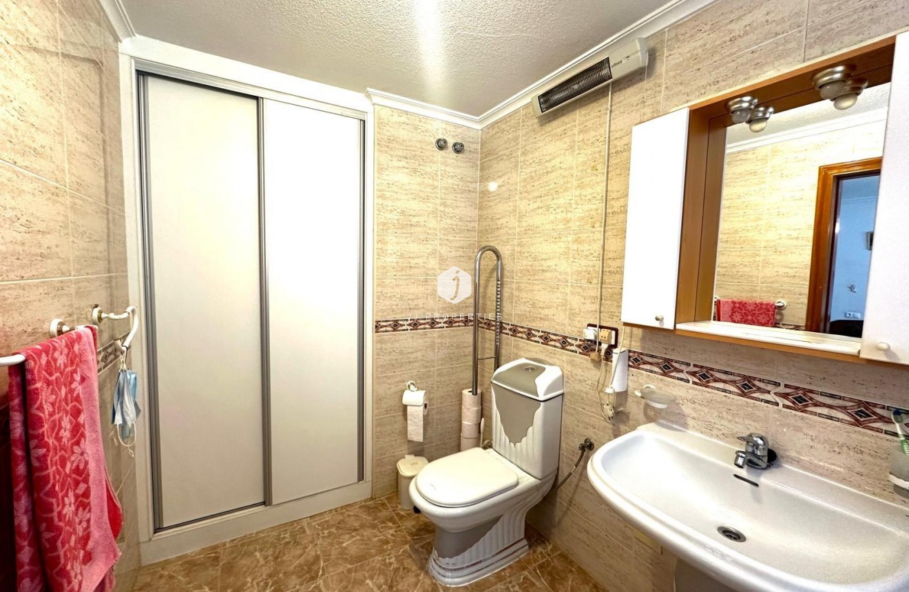 Aus zweiter Hand - Wohnung -
Torrevieja - Playa del Cura