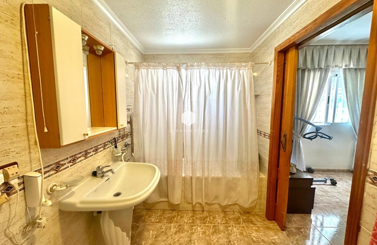 Aus zweiter Hand - Wohnung -
Torrevieja - Playa del Cura