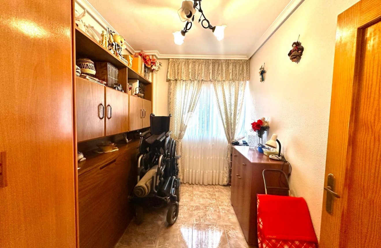 Aus zweiter Hand - Wohnung -
Torrevieja - Playa del Cura