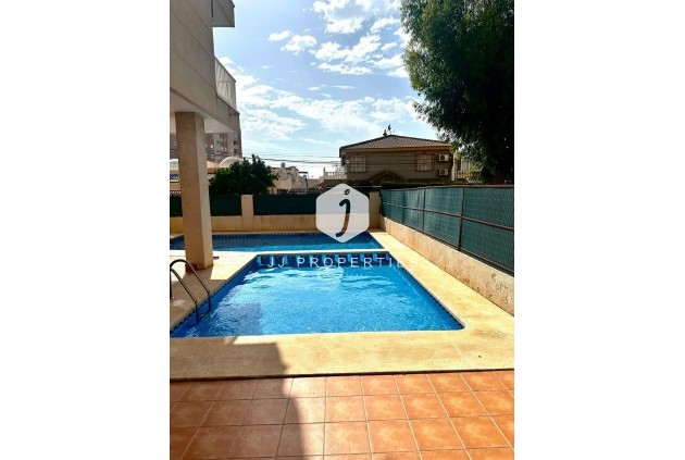 Aus zweiter Hand - Wohnung -
Torrevieja - Playa del Cura