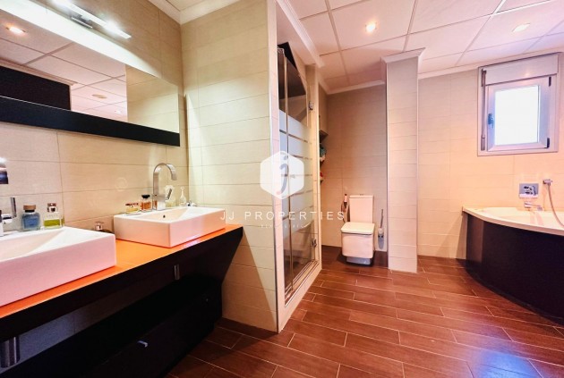 Tweedehands - Appartement / flat -
Torrevieja - Estacion de autobuses
