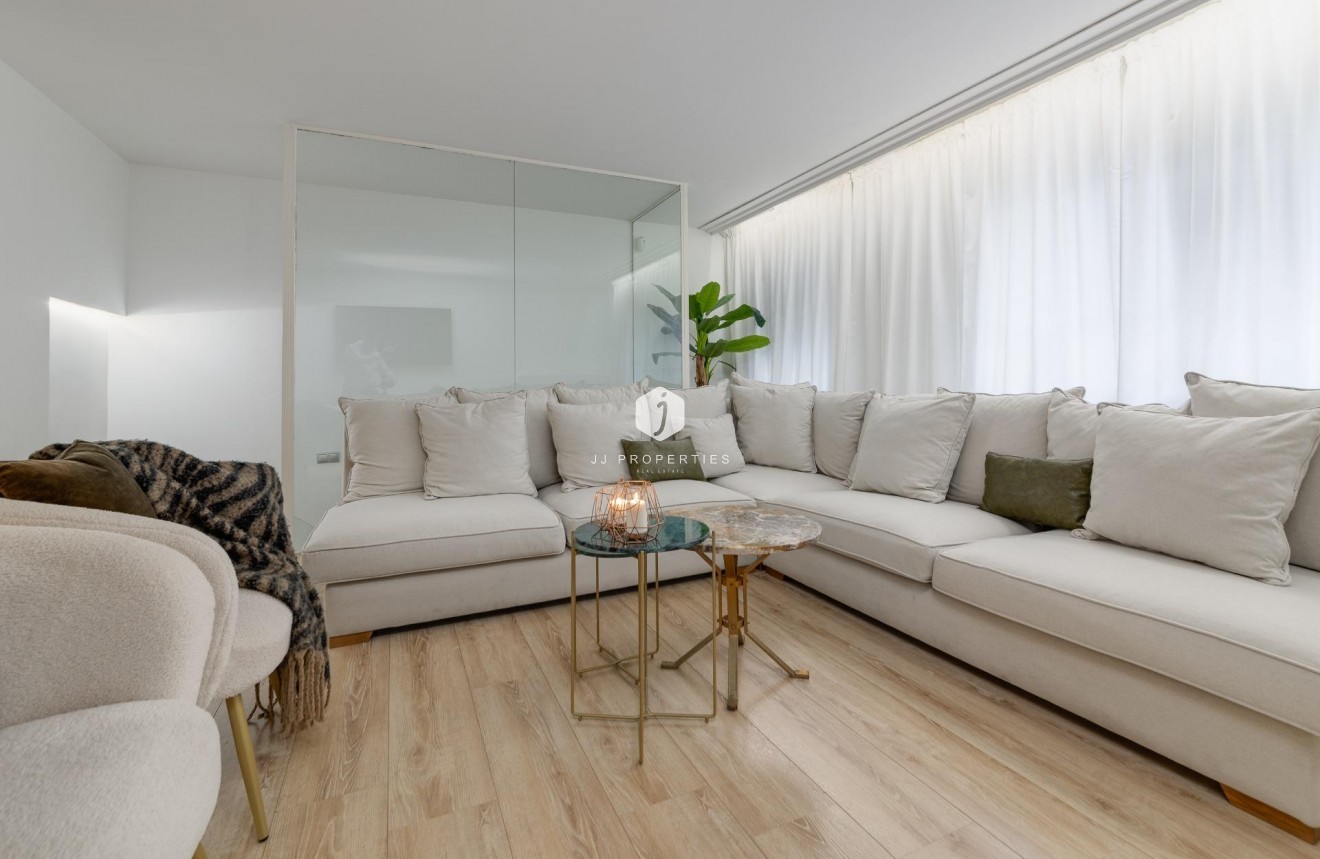 Aus zweiter Hand - Wohnung -
Torrevieja - Playa del Cura
