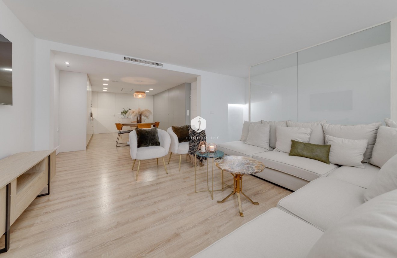 Aus zweiter Hand - Wohnung -
Torrevieja - Playa del Cura
