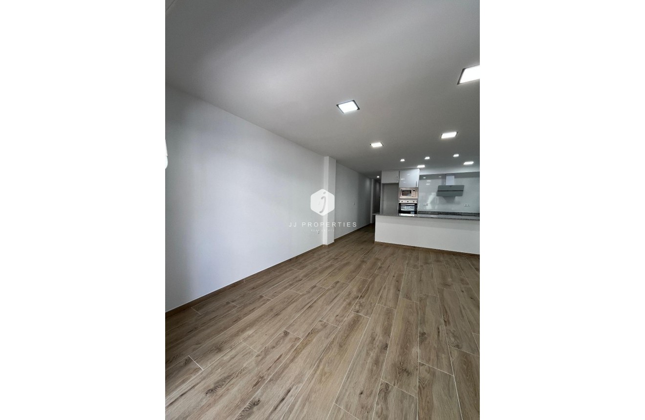 Resale - Apartment / flat -
Torrevieja - La Mata