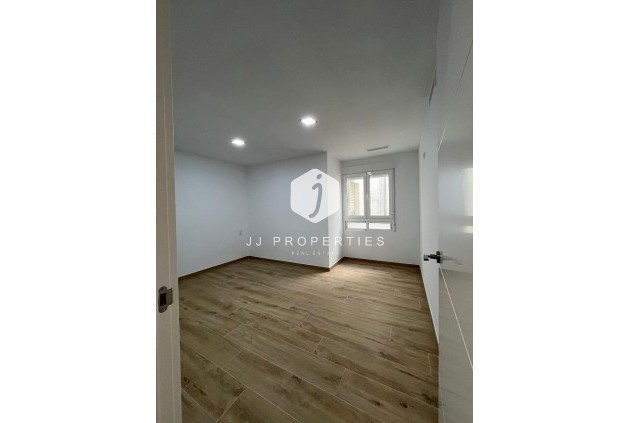 Resale - Apartment / flat -
Torrevieja - La Mata