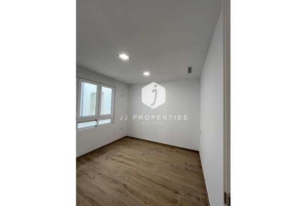 Resale - Apartment / flat -
Torrevieja - La Mata