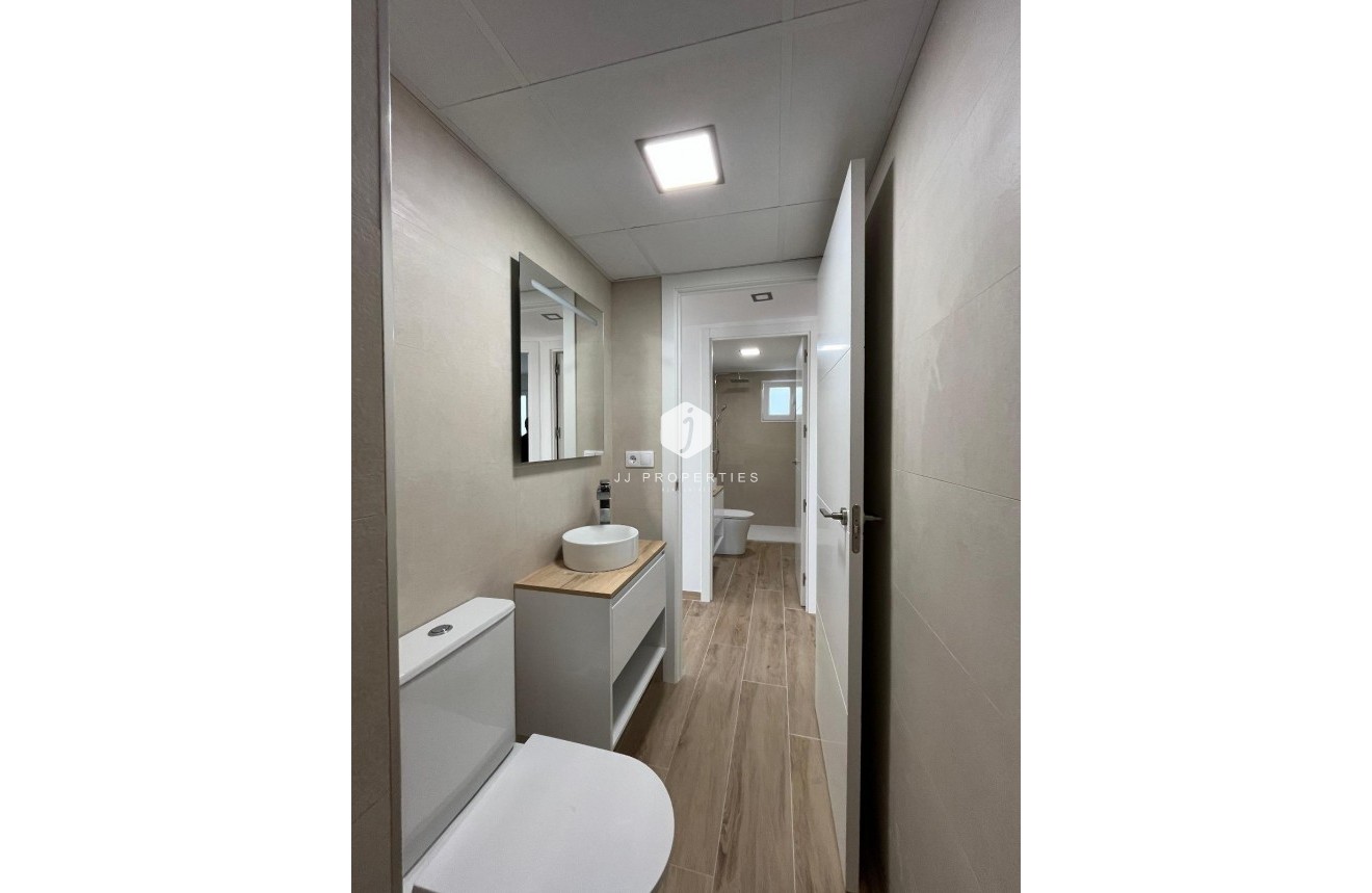 Resale - Apartment / flat -
Torrevieja - La Mata