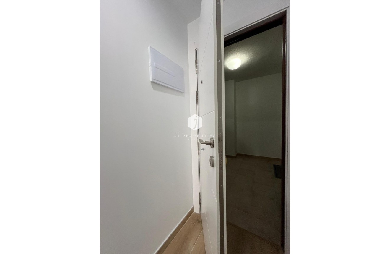 Resale - Apartment / flat -
Torrevieja - La Mata