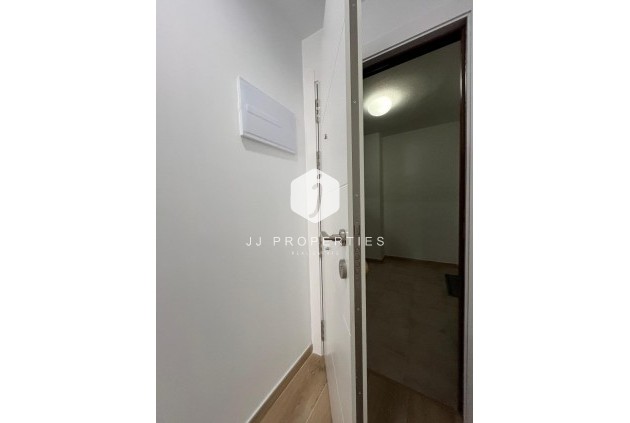 Resale - Apartment / flat -
Torrevieja - La Mata