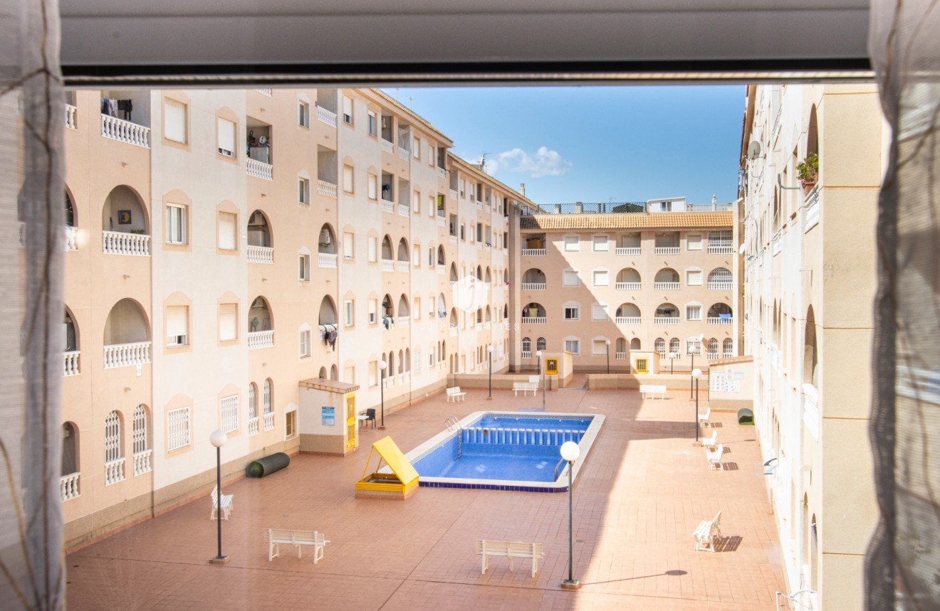 Resale - Apartment / flat -
Torrevieja - Costa Blanca