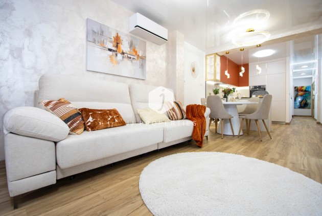 Resale - Apartment / flat -
Torrevieja - Costa Blanca
