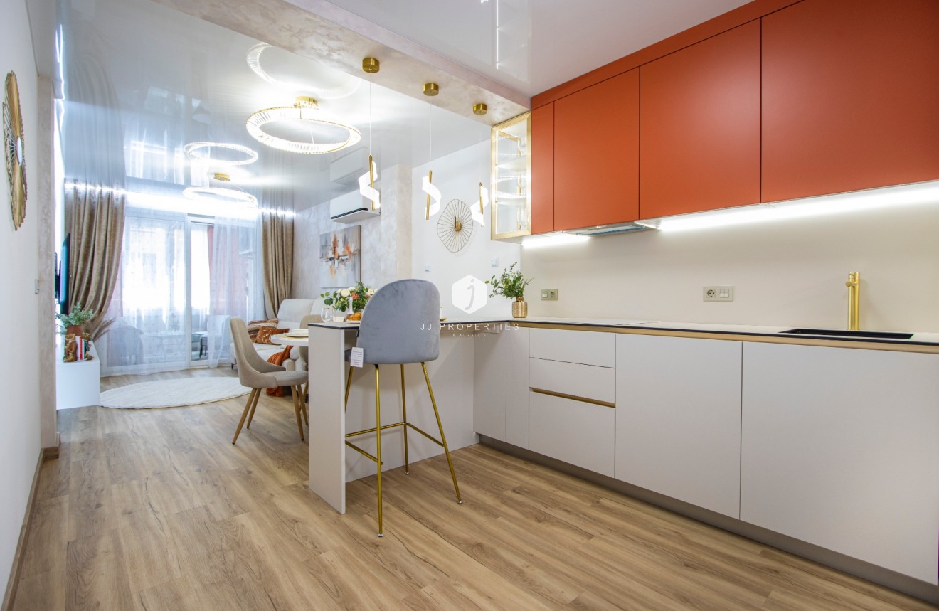Resale - Apartment / flat -
Torrevieja - Costa Blanca