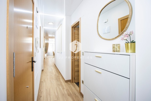 Resale - Apartment / flat -
Torrevieja - Costa Blanca