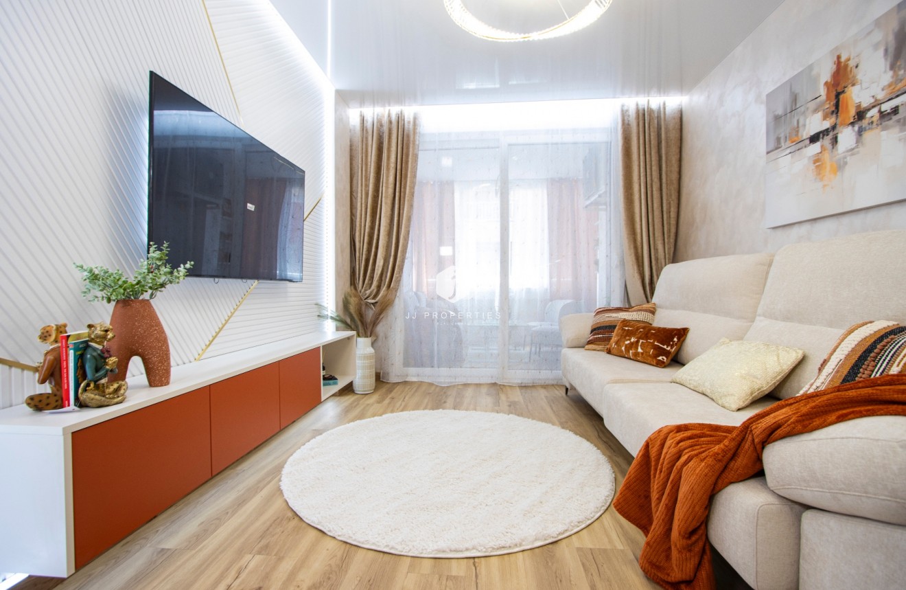 Resale - Apartment / flat -
Torrevieja - Costa Blanca