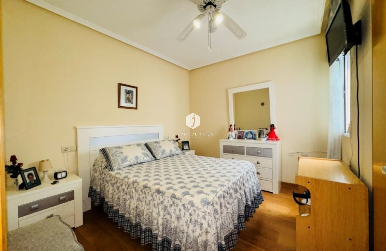 Segunda mano - Apartamento / piso -
La Mata - Costa Blanca