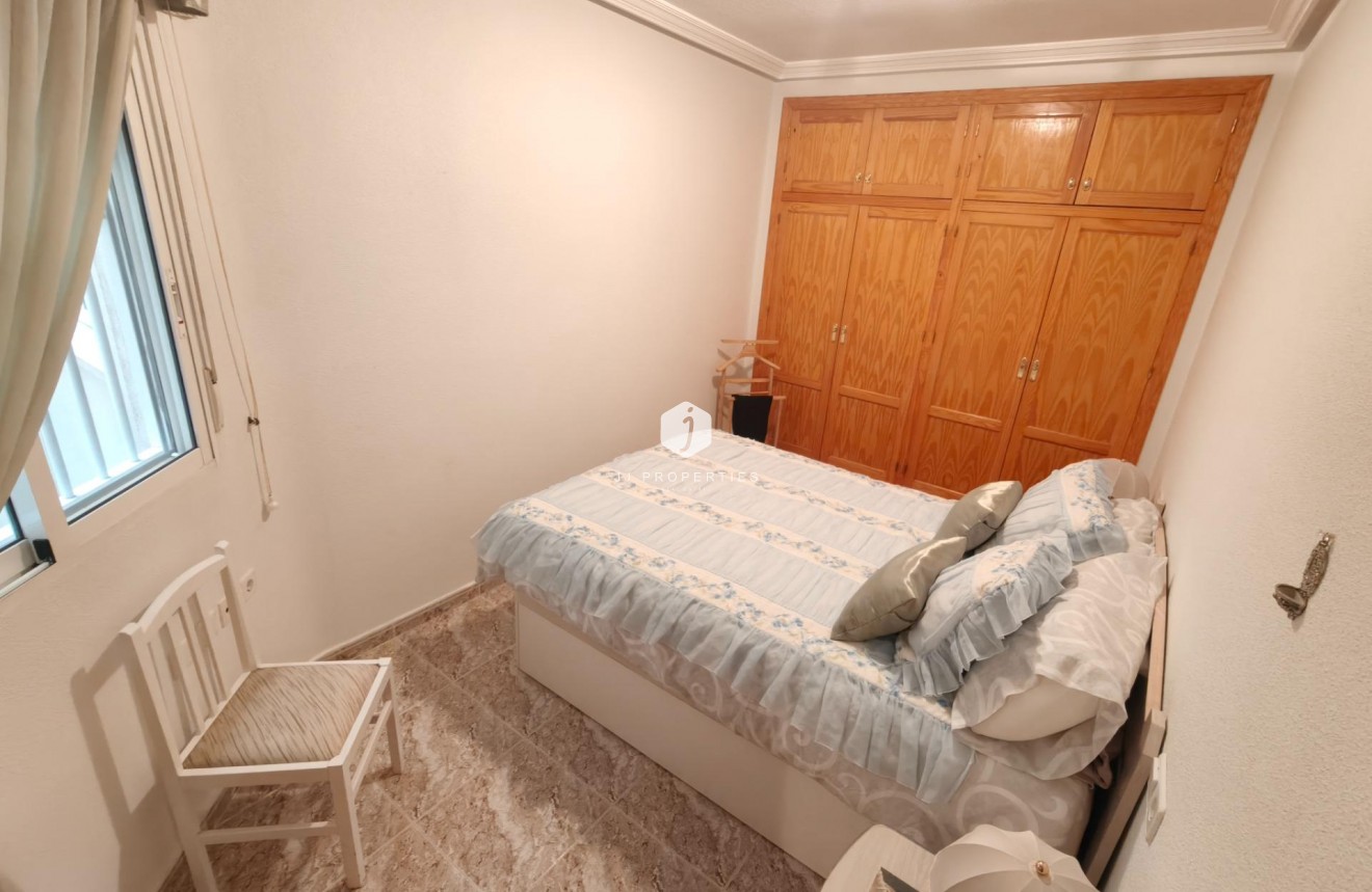 Aus zweiter Hand - Wohnung -
Torrevieja - Playa del Cura