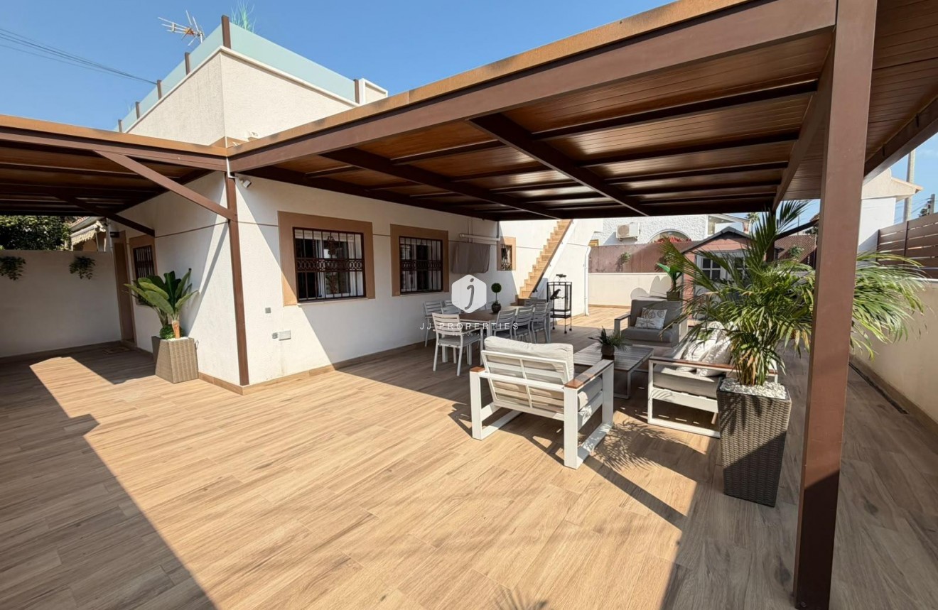 D'occasion - Chalet -
Torrevieja - Nueva Torrevieja