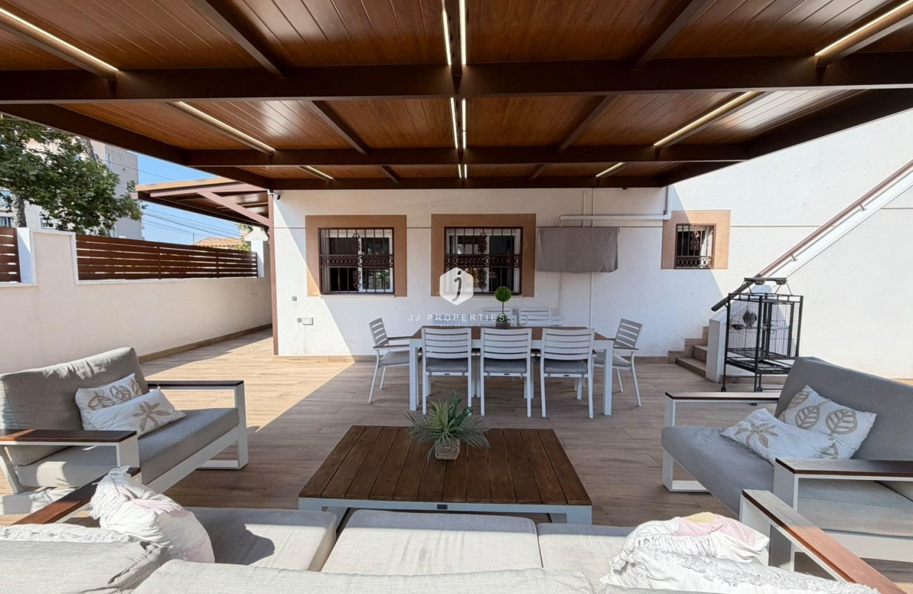 D'occasion - Chalet -
Torrevieja - Nueva Torrevieja