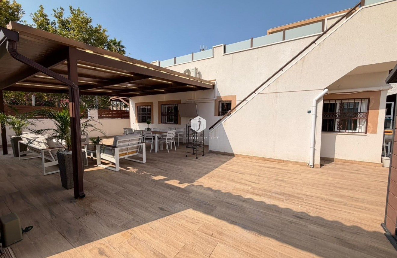 D'occasion - Chalet -
Torrevieja - Nueva Torrevieja