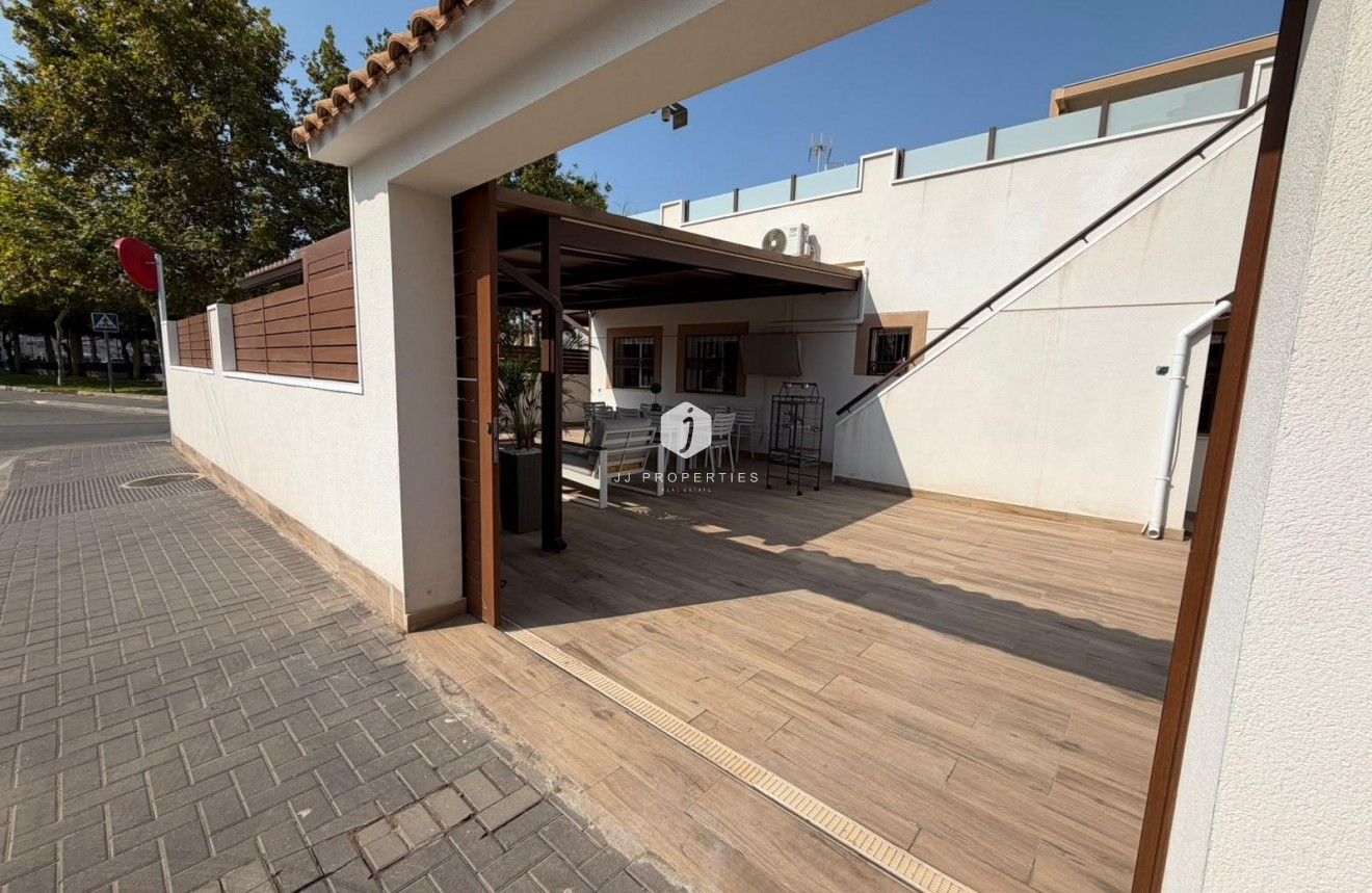 D'occasion - Chalet -
Torrevieja - Nueva Torrevieja