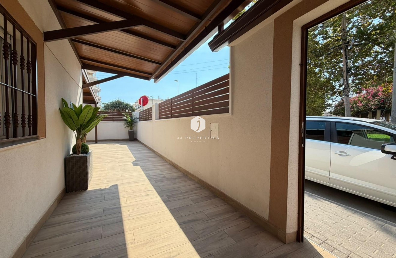 D'occasion - Chalet -
Torrevieja - Nueva Torrevieja