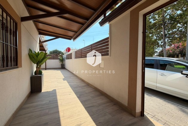 D'occasion - Chalet -
Torrevieja - Nueva Torrevieja