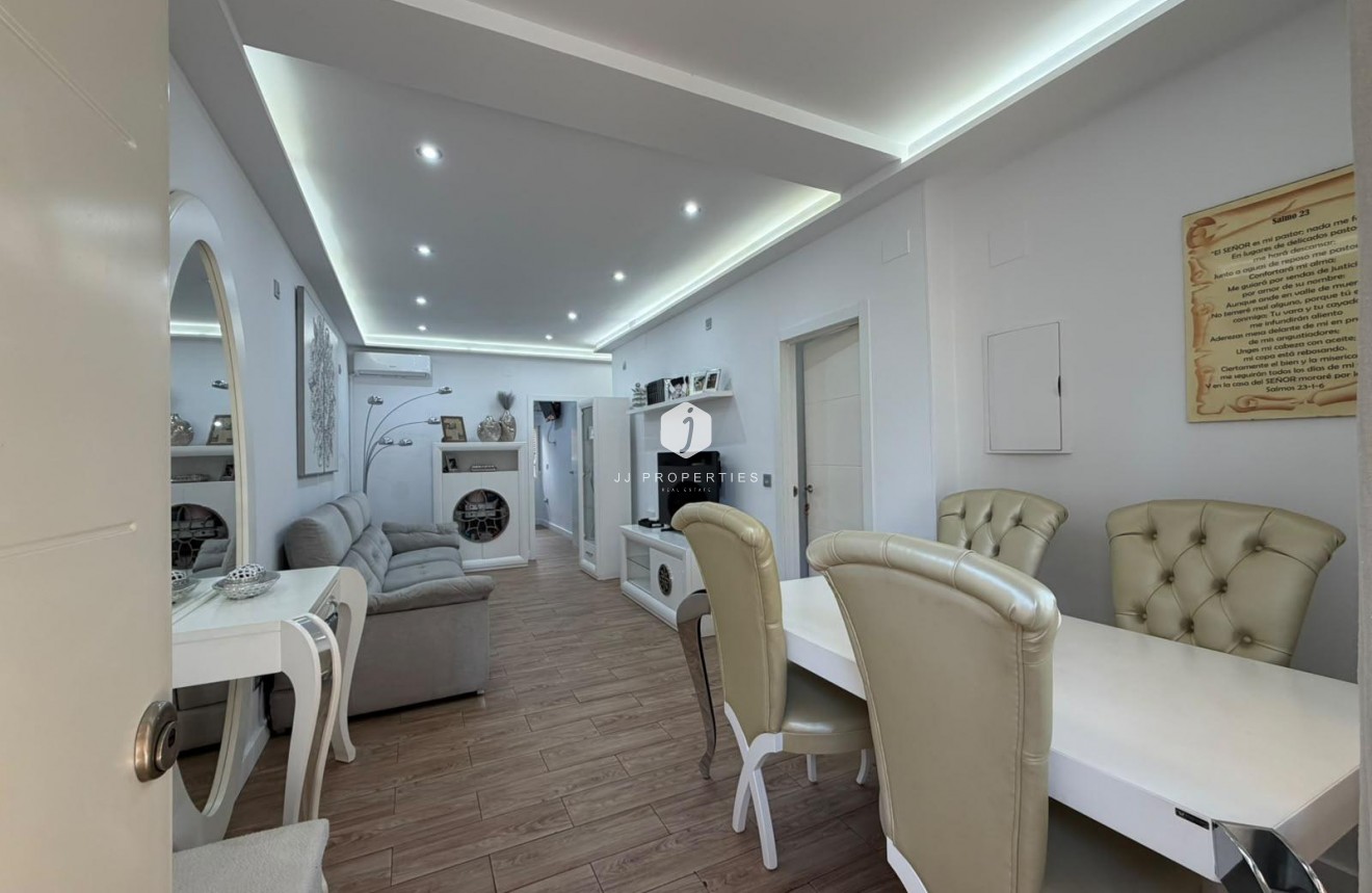 D'occasion - Chalet -
Torrevieja - Nueva Torrevieja