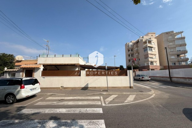 D'occasion - Chalet -
Torrevieja - Nueva Torrevieja
