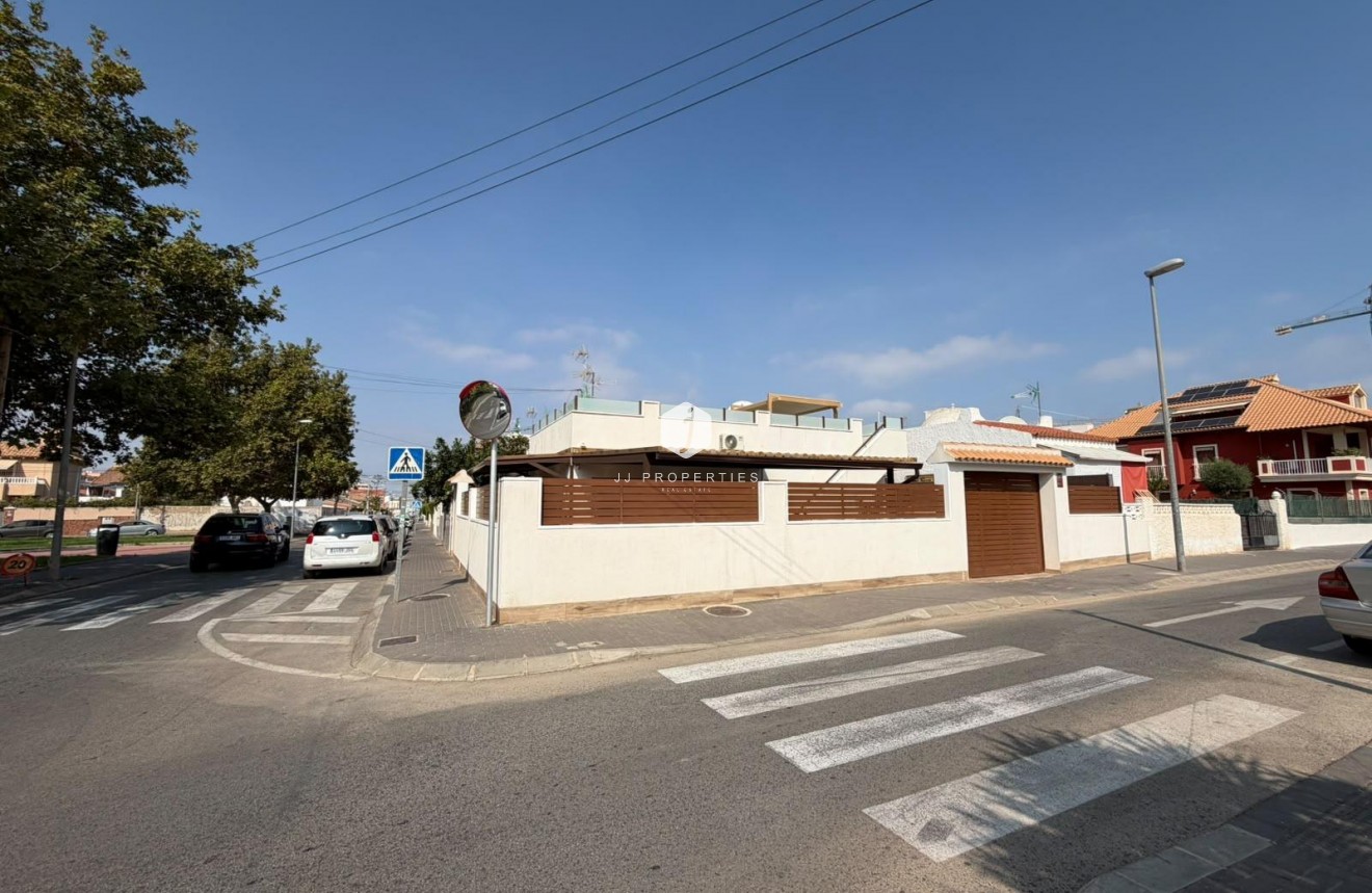 D'occasion - Chalet -
Torrevieja - Nueva Torrevieja