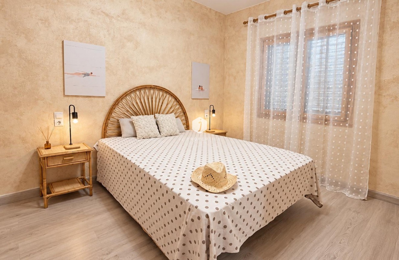Segunda mano - Apartamento / piso -
Torrevieja - Playa de los Locos