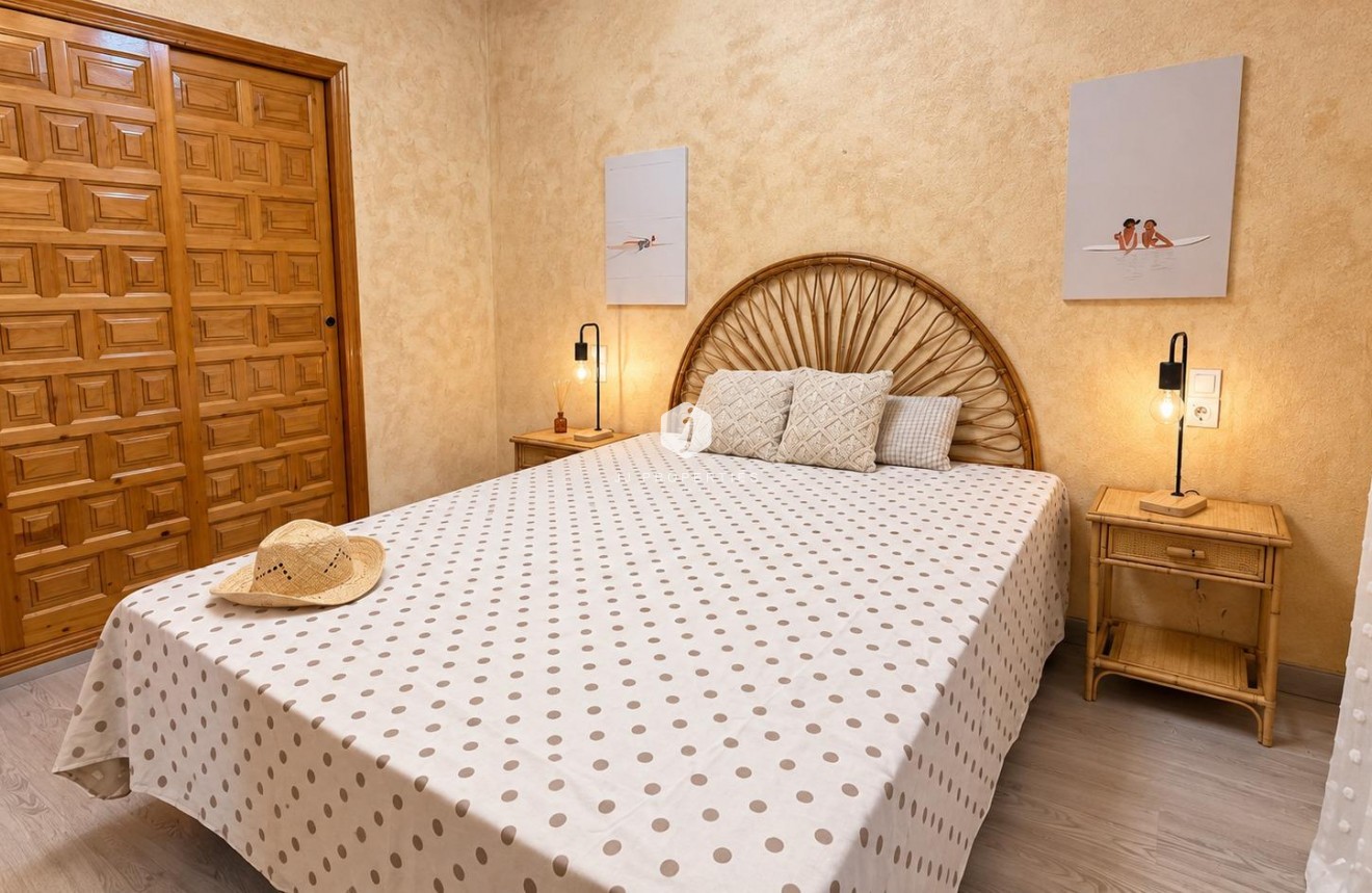 Segunda mano - Apartamento / piso -
Torrevieja - Playa de los Locos