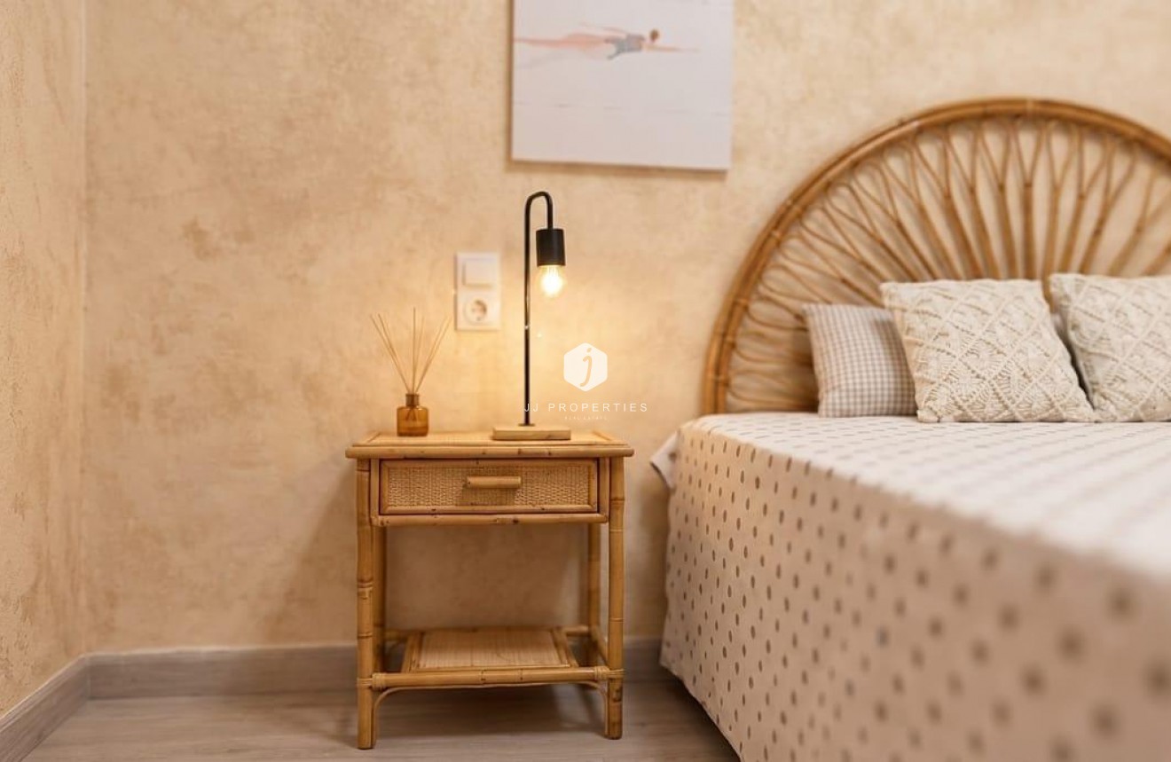Segunda mano - Apartamento / piso -
Torrevieja - Playa de los Locos
