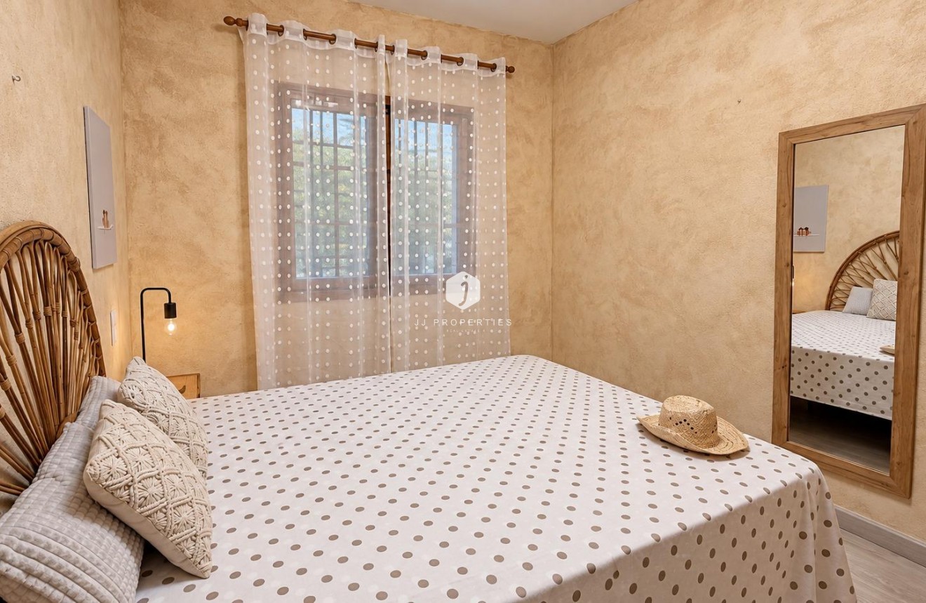 Segunda mano - Apartamento / piso -
Torrevieja - Playa de los Locos